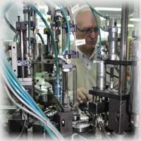 Mera - Poltik: Herstellung von feinmechanischen Geräten